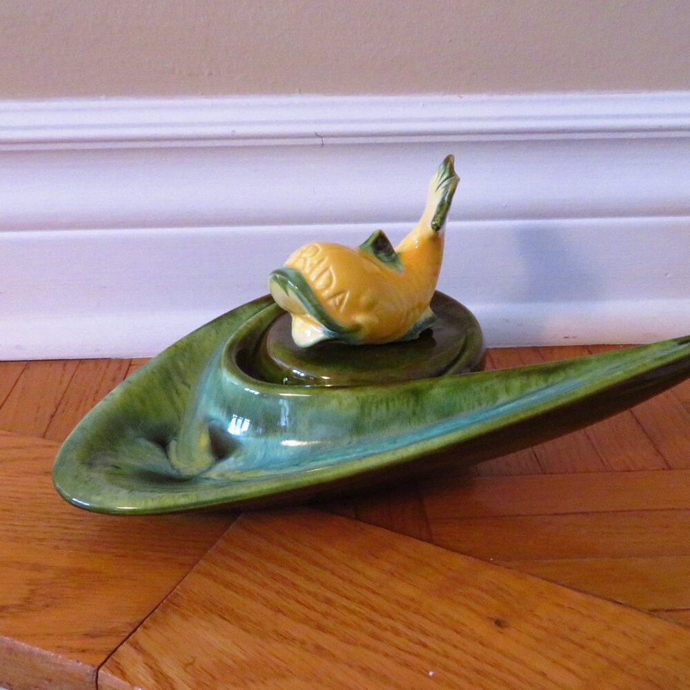 Vintage Gorgeous Colors Memento Ashtray Laughing Dolphin Florida Souvenir Ashtra